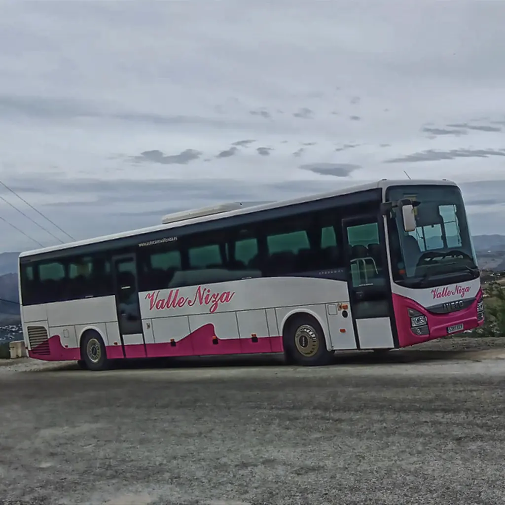 Autocares Valle-Niza en la montaña Axarquía bus, Alquiler de Autobuses, microbús, minibús, VTC...