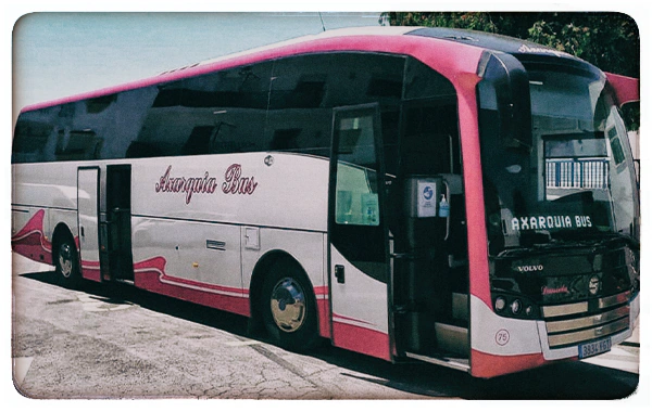 Autobús Axarquía Bus autocares Valle-Niza, Autocares Valle Niza en la playa Axarquía bus, Alquiler de Autobús, microbús, minibús, VTC